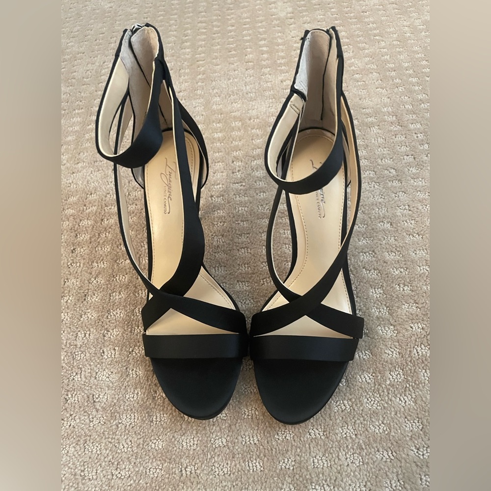 Imagine By Vince Camuto Women's Rieta Pump Deluxe Satin Size 9M Brand New